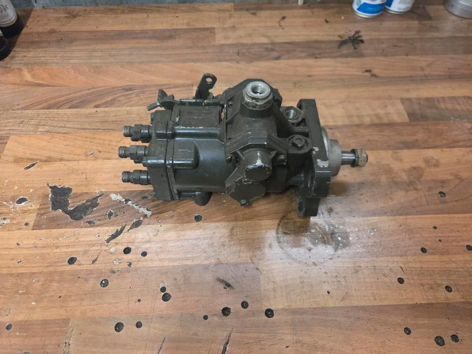 Bosch Verteiler-Einspritzpumpe Deutz 8006 10006 06 F6L91