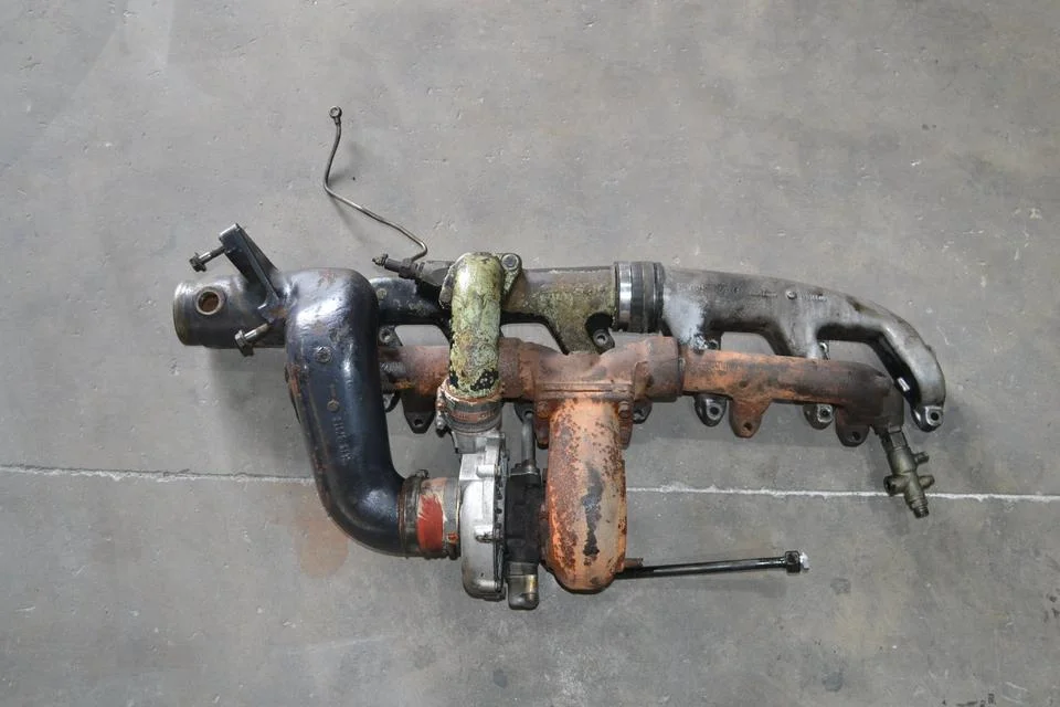 Turbolader mit Abgaskrümmer und Ansaugkrümmer für Deutz Agrostar 6.31